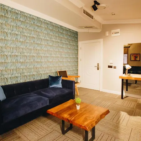 Apartmanhotel Double Bond 3*