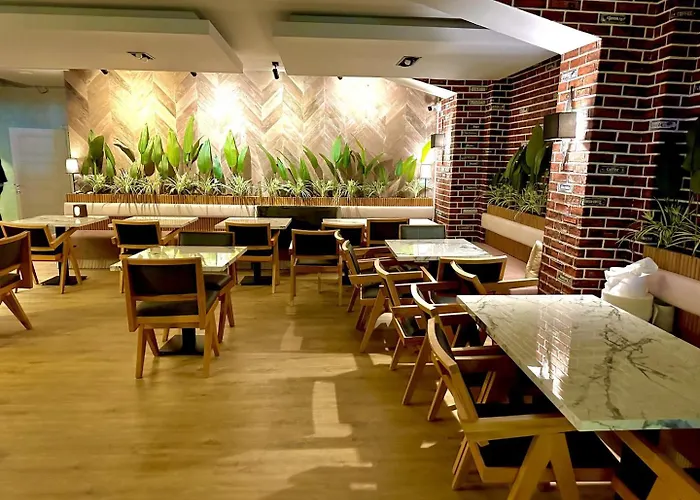 Double Bond Aparthotel