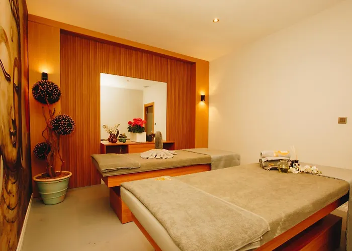 Double Bond Aparthotel