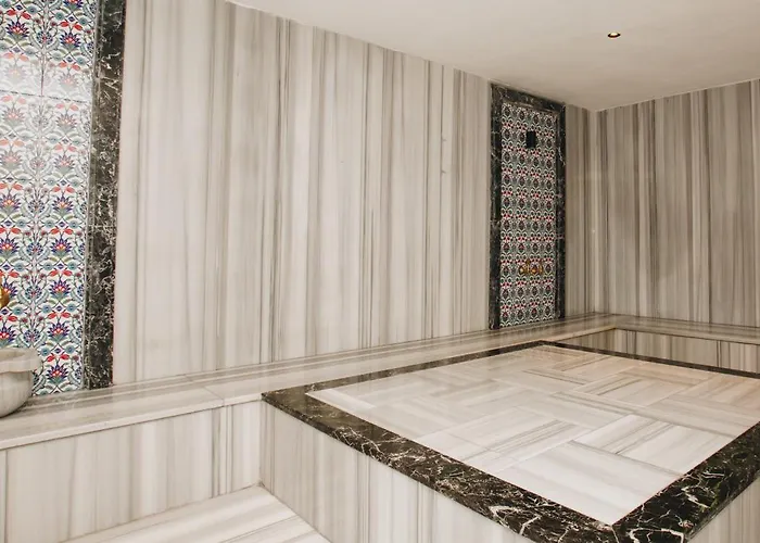 Aparthotel Double Bond 3*